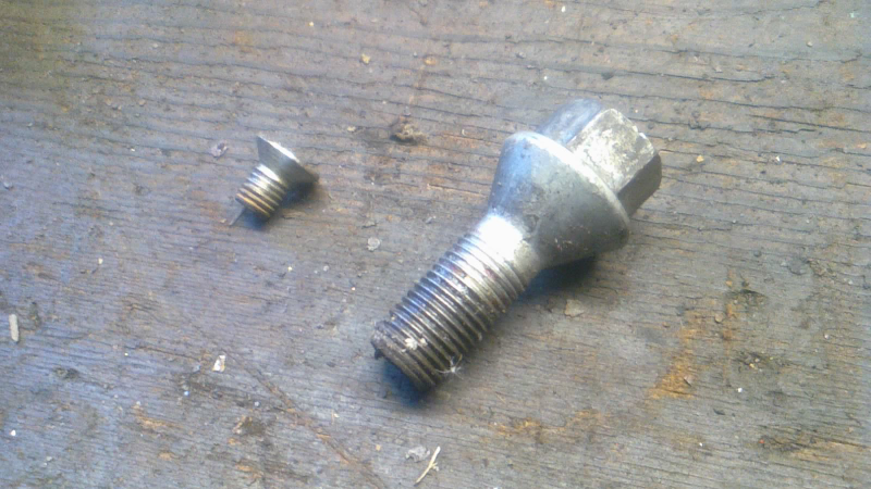 Illustration for article titled Would you swap these lug bolts for lug studs?